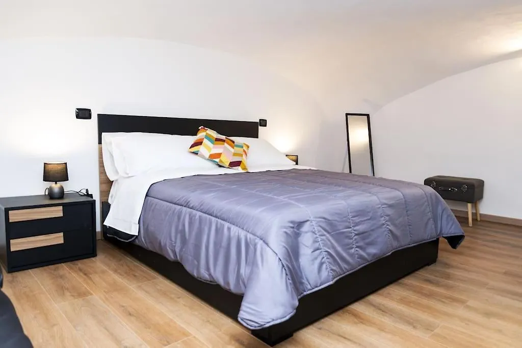 Apartment Artisti Home Naples Italy